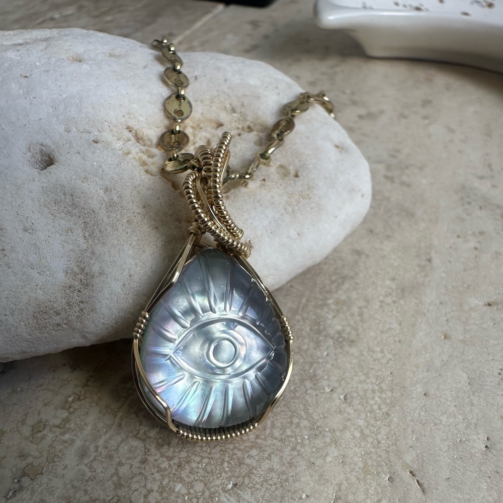 EVIL EYE Protection symbol carved in quartz crystal on Mother of Pearl 14kGF